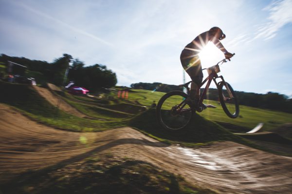 Dualpumptrack bol stále na blate, ale vo finále už svietilo slnko (foto+výsledky)
