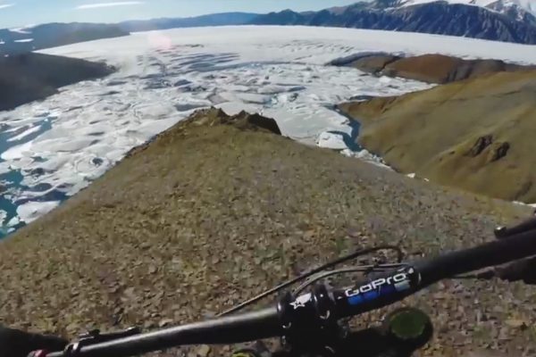 Pozrite si neuveriteľné GoPro zábery z freeridu Darrena Berreclotha vo filme North of Nightfall