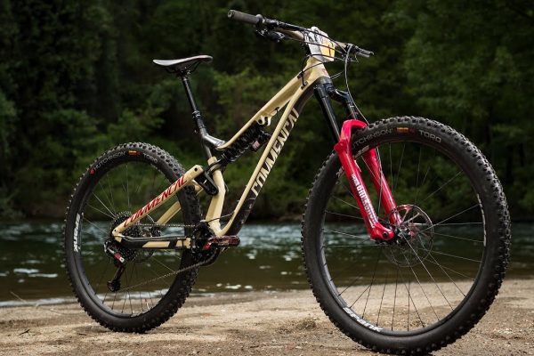  Od výroby na Taiwane až na preteky vo Francúzsku. Commencal uvádza enduro Meta AM 29 v skvelom videu