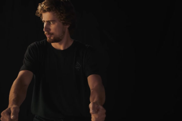  Peter Sagan vo vtipnom videu bez slov ukázal, ako vyhral Paríž-Roubaix