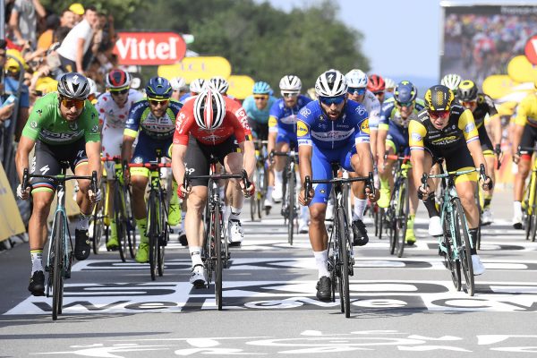 Sagan skončil tesne druhý v štvrtej etape Tour, bodovaciu súťaž stále vedie