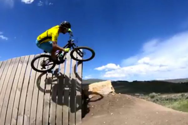  Peter Sagan v novom videu ukázal, že to stále vie aj na horskom bicykli
