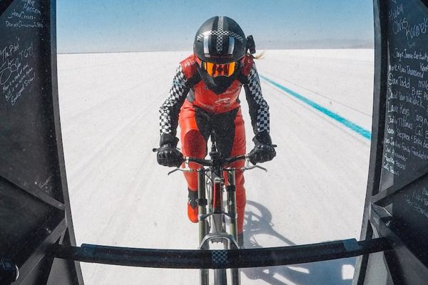  Denise Mueller-Korenek vytvorila nový svetový rekord v rýchlosti na bicykli – 296 km/h