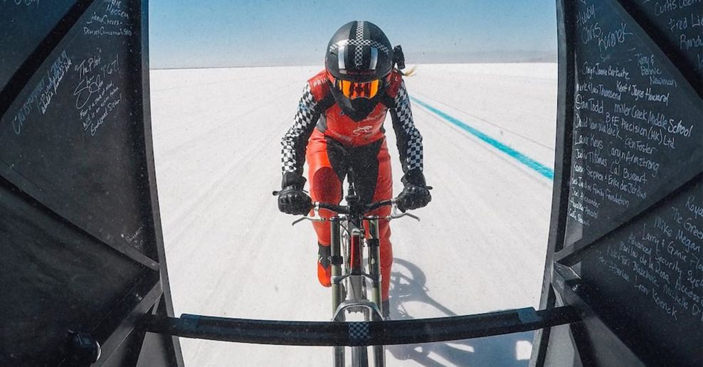  Denise Mueller-Korenek vytvorila nový svetový rekord v rýchlosti na bicykli – 296 km/h
