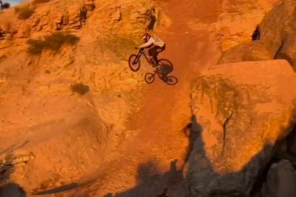  Brandon Semenuk testoval lajnu na Rampage. Pozrite si video z jeho tréningu