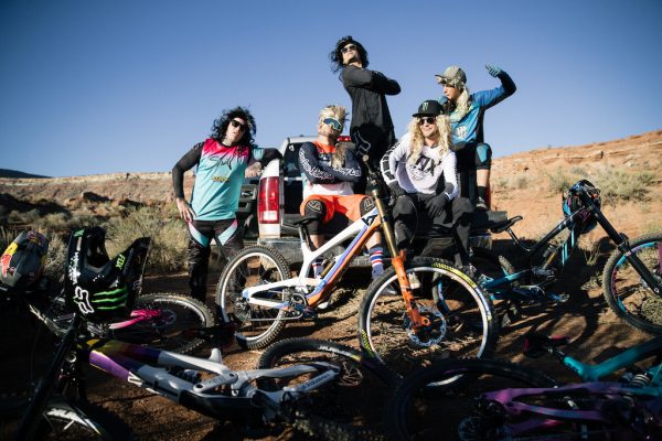  Pozrite si krásne a nadupané custom bicykle YT jazdcov na Rampage (+špecifikácie)