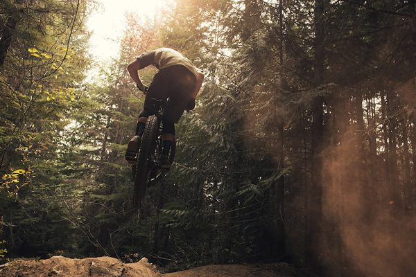  Video: Všetci šalejú z karbónu, ale hliníkové bicykle sú stále zábavné!