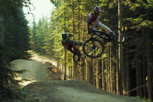  Musíte vidieť: Kade Edwards a Kaos Seagrave sa predvádzajú vo Whistleri v novom Sound of Speed