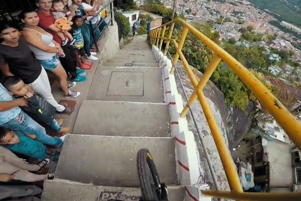  Video: Trať v kolumbijskom Medelline prepísala svetový rekord v najdlhšom mestskom zjazde