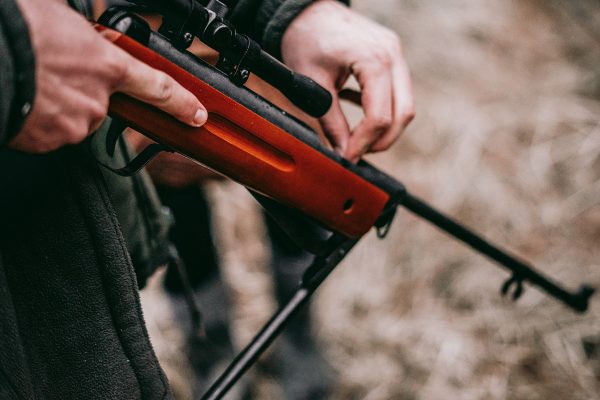 Muž, ktorý sa vyhrážal Rojčekovi, je poľovník, potvrdil Slovenský poľovnícky zväz