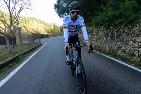 Nezabúdajte sa zabávať a smiať sa, odkazuje Sagan z Malorky