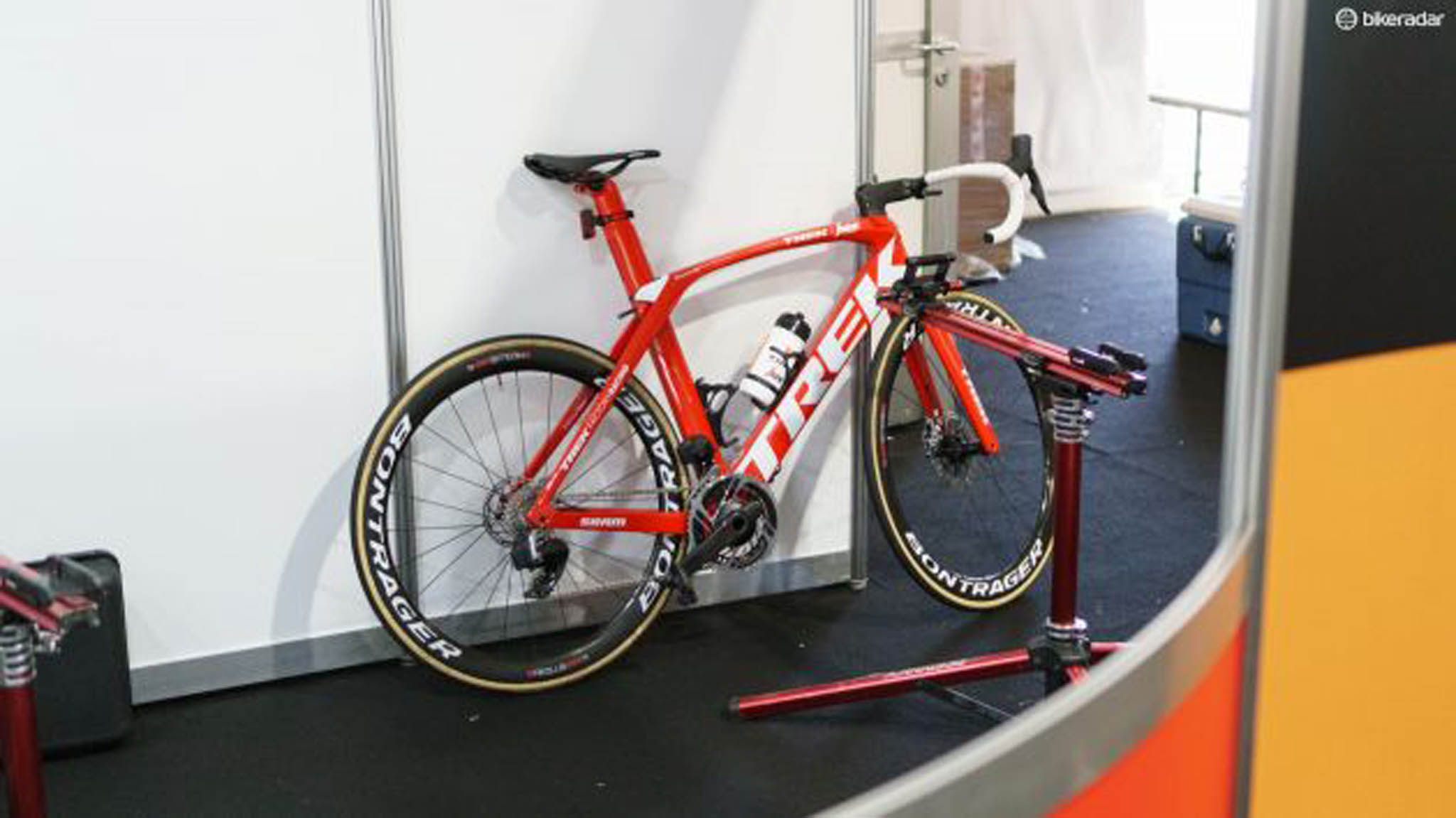 Trek Madone tímu Trek-Segafredo.
