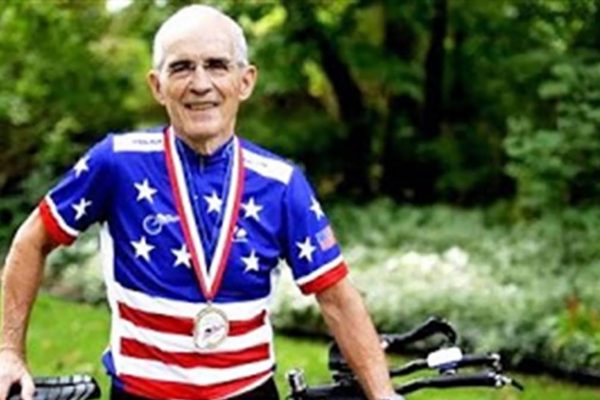 90-ročnému cyklistovi vzali pre doping titul majstra USA aj svetový rekord