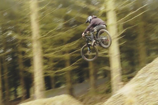  Video: Štýlová jazda Sama Hockenhulla na Cannondale v bikeparku Revolution