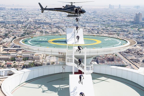  Musíte vidieť: Zoskok z helikoptéry či jazda v obrovských tobogánoch a triky po celom Dubaji