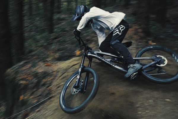  Musíte vidieť: Rider Unknown je dokonalý temný edit zo zakázaných trailov