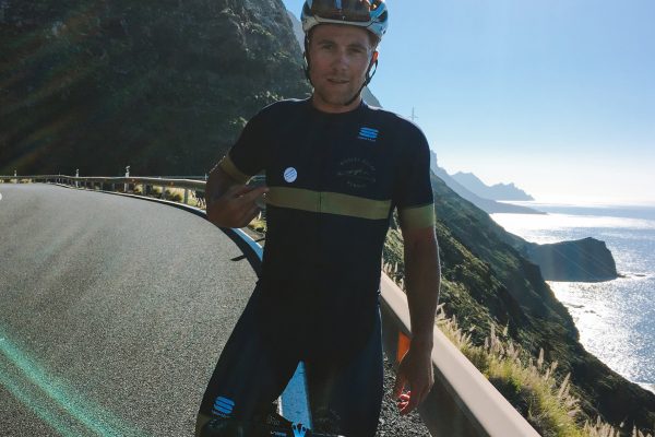 Michael Kolář venoval jazdu okolo ostrova pamiatke Jána Kuciaka a Martiny Kušnírovej