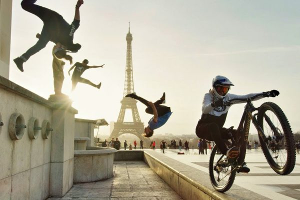  Musíte vidieť: Fabio Wibmer sa naháňa s parkouristami po Londýne a Paríži