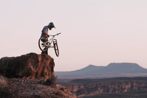  Video: Tom van Steenbergen bude jazdiť na bicykloch Hyper