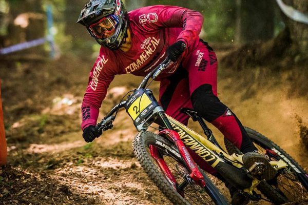  Video: Nalaďte sa na prvé preteky svetového pohára v zjazde zostrihom z minulej sezóny