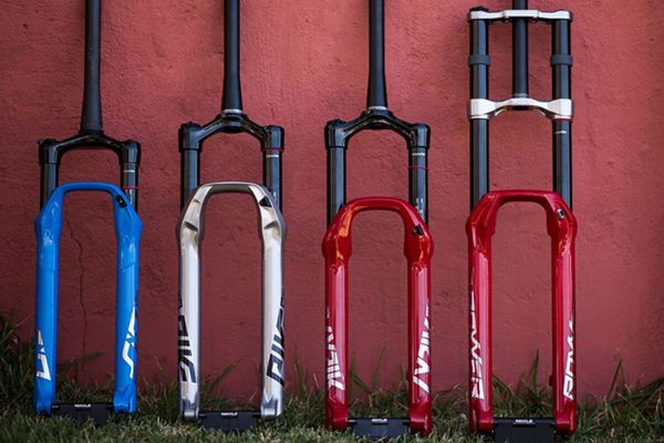 RockShox predstavuje nové a vylepšené vidlice a tlmiče pre rok 2020