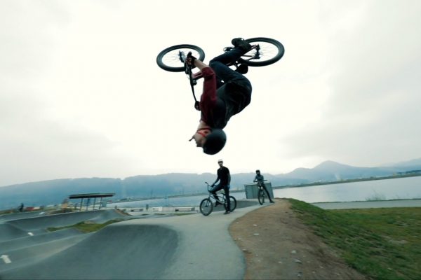 Video: Jakub Jágrik na žilinskom pumptracku ukázal, že sa na ňom dá viac než len pumpovať