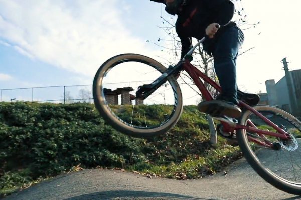 Video: Lukáš Učeň predstavuje pumptrack v Trenčianskej Turnej