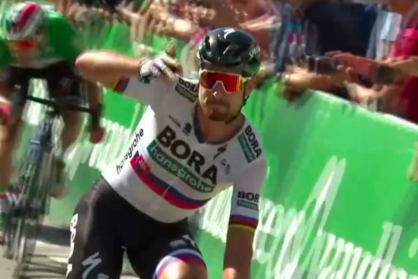 Video: Peter Sagan suverénne vyhral tretiu etapu Okolo Švajčiarska a oblečie si žltý dres