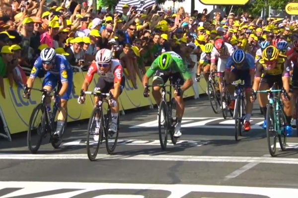 Sagan skončil štvrtý v 16. etape Tour de France, v špurte dominoval opäť Ewan