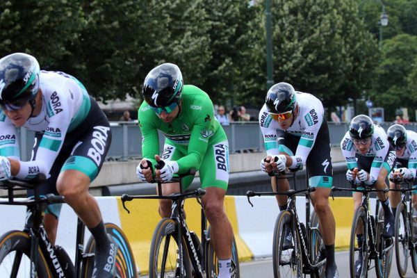 Bora skončila v tímovej časovke dvanásta, vyhral tím Jumbo s veľkým náskokom pred Ineosom