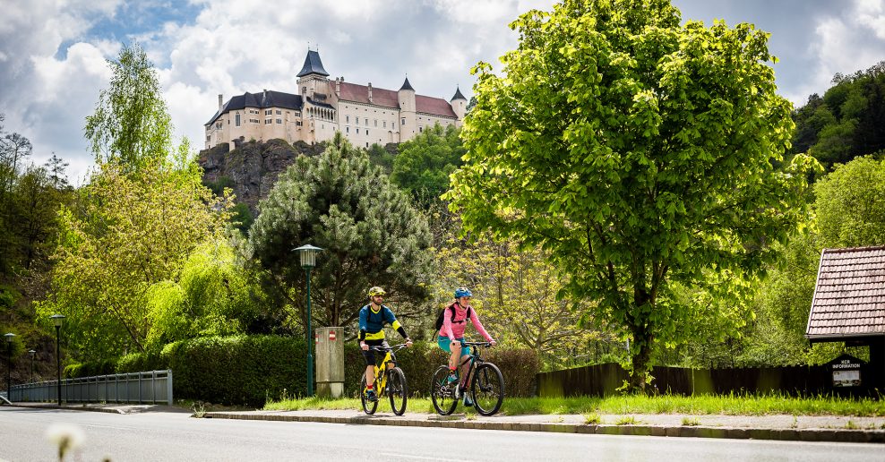 Objavte na bicykloch zanietenosť pre tradíciu v rakúskom Rosenburgu