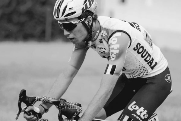 Talentovaný 22-ročný belgický cyklista Bjorg Lambrecht zomrel po páde na pretekoch Okolo Poľska