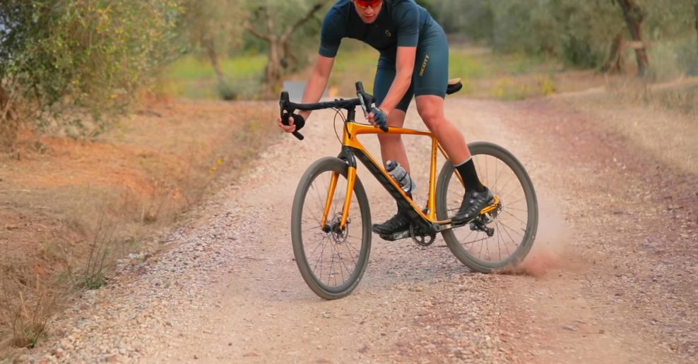 Novinka: Scott Addict Gravel 10