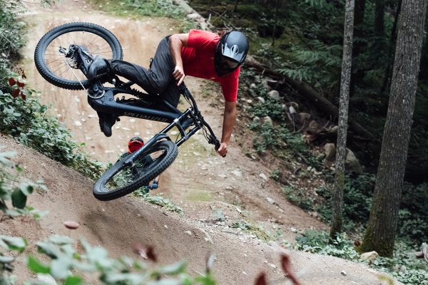  Video: Lanovka neťahá? Nové Kenevo 2020 je freeride e-bike, s ktorým už nepotrebujete vlek