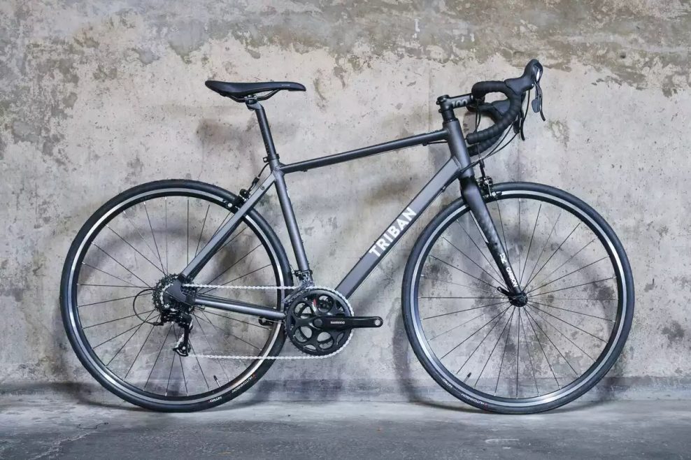 Test: (Veľmi lacn&yacute;, ale skvel&yacute;) cestn&yacute; bicykel B&rsquo;Twin Triban RC120