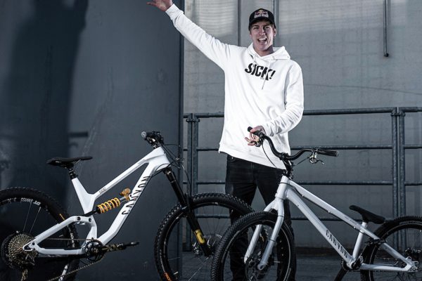 Fabio Wibmer bude jazdiť v roku 2020 na Canyone. Pozrite si jeho nové bicykle