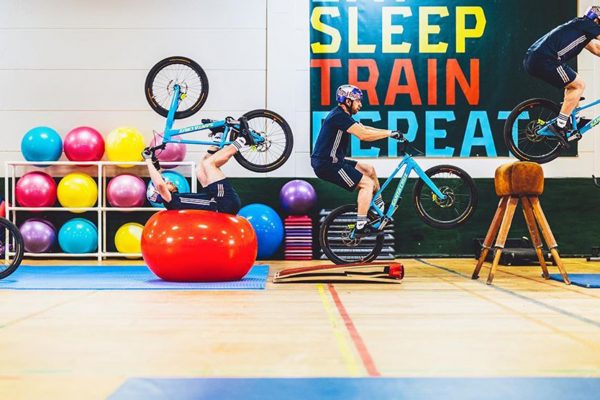  Video: Ako sa natáčalo video Gymnasium s Dannym MacAskillom