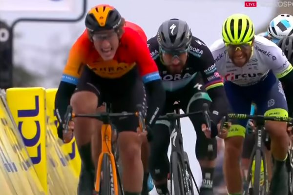  Video: Peter Sagan skončil druhý v tretej etape Paríž-Nice