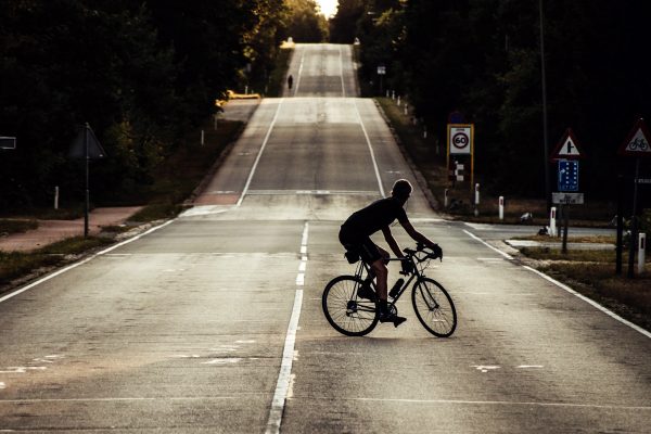 Jazdenie na cestnom bicykli počas Veľkej noci najprv zakázali, potom povolili