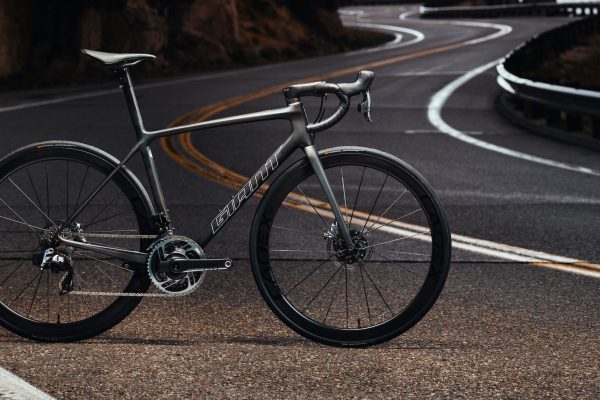 Giant predstavil nový TCR 2021. Je ľahší, tuhší a aerodynamickejší (detaily, špecifikácie, modely)