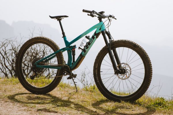 Test: Trek Fuel EX 9.8 – dokonalá definícia trailového bicykla
