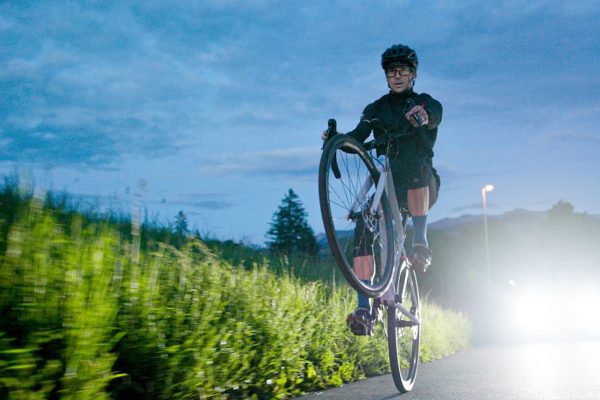  Video: Švajčiarsky cyklista absolvoval Everesting jazdou po zadnom kolese