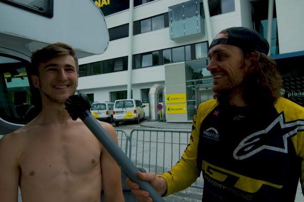  Video: Wyn Masters si pokecal v Schladmingu  s Adamom Rojčekom aj Rasťom Baránkom