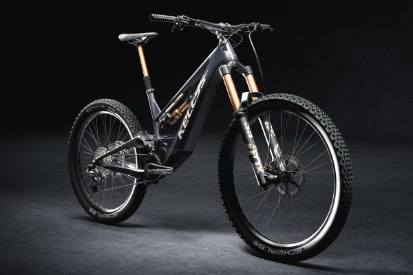 Kellys predstavuje úplne nový e-bike Theos F vyrobený z revolučného materiálu