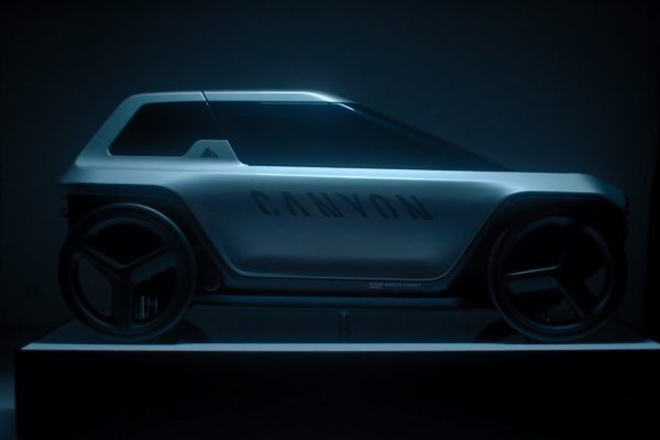  Canyon predstavil koncept pedálovacieho elektromobilu, má prechádzať z cesty do cyklopruhov