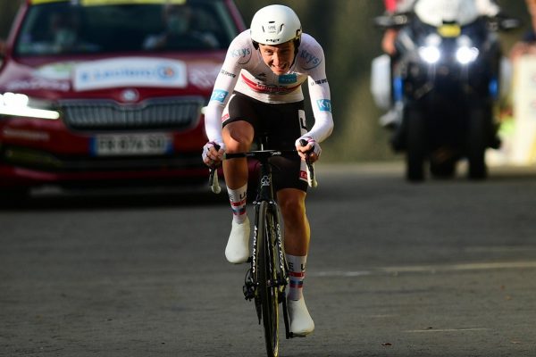 Iba 21-ročný Tadej Pogačar vyhral napínavý súboj s Rogličom o víťazstvo Tour de France 2020
