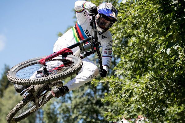  Video: Pumptrack, traily a zjazd v Leogangu v podaní mladej Vali Höll