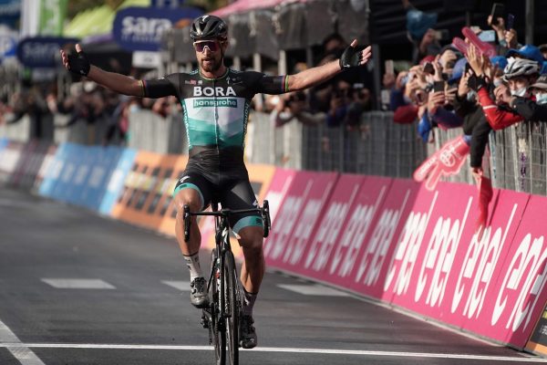  Peter Sagan vyhral 10. etapu Giro d’Italia, predviedol jeden z najlepších výkonov v kariére (+video)