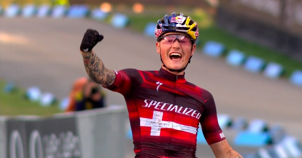 Prv&eacute; kolo svetov&eacute;ho poh&aacute;ra v XC ovl&aacute;dli mlad&iacute; &ndash; vyhrala iba 21-ročn&aacute; Franc&uacute;zka Lecomte a 23-ročn&yacute; D&aacute;n Andreassen