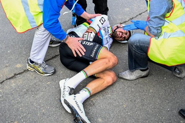 Julian Alaphilippe o páde na Okolo Flámska: Neviním Van der Poela, Van Aerta ani motorkára